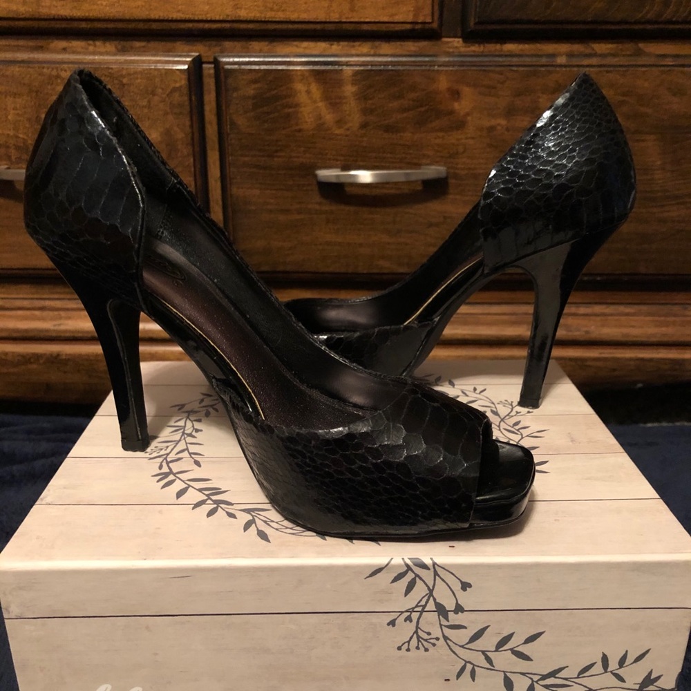 Mandee Faux Snakeskin Open-Toe Heels Size 6.5